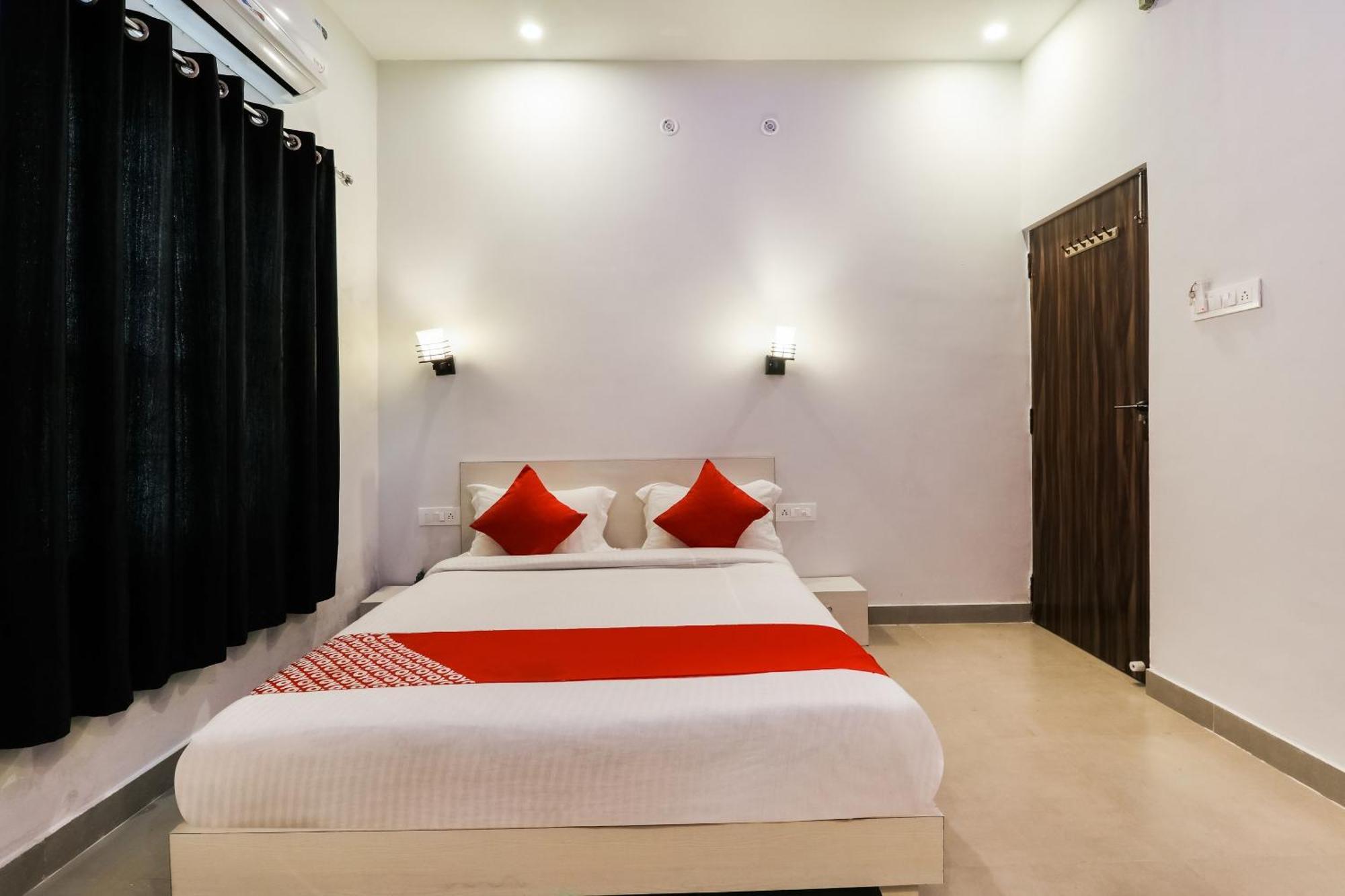 Collection O Sr Inn Chinhat Luaran gambar