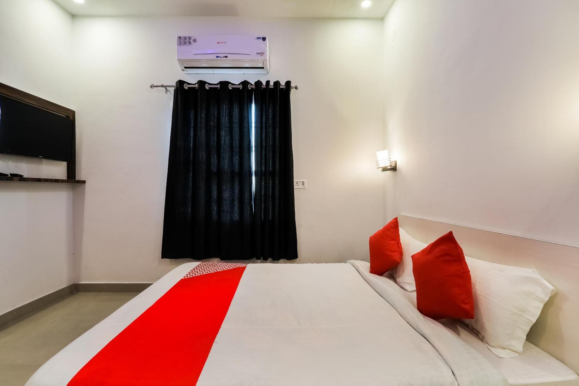 Collection O Sr Inn Chinhat Luaran gambar