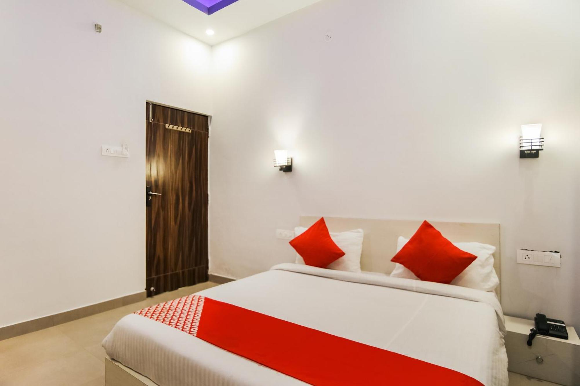 Collection O Sr Inn Chinhat Luaran gambar